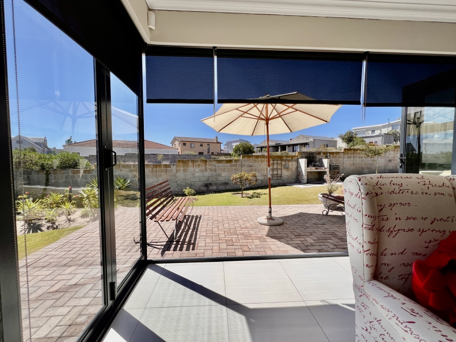 3 Bedroom Property for Sale in Myburgh Park Western Cape